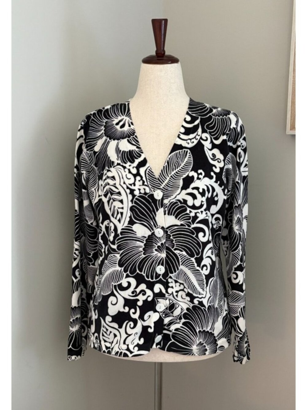 Talbots Pima Cotton Floral Cardigan Sweater Size XL V-Neck Button Front